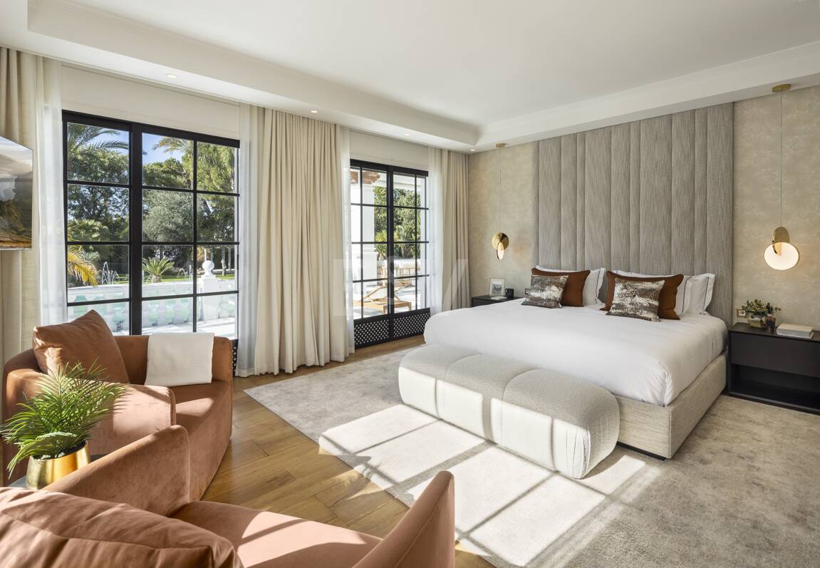 Lyxvilla i Aloha Golf Valley med tidlös elegans