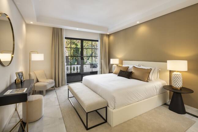 Lyxvilla i Aloha Golf Valley med tidlös elegans