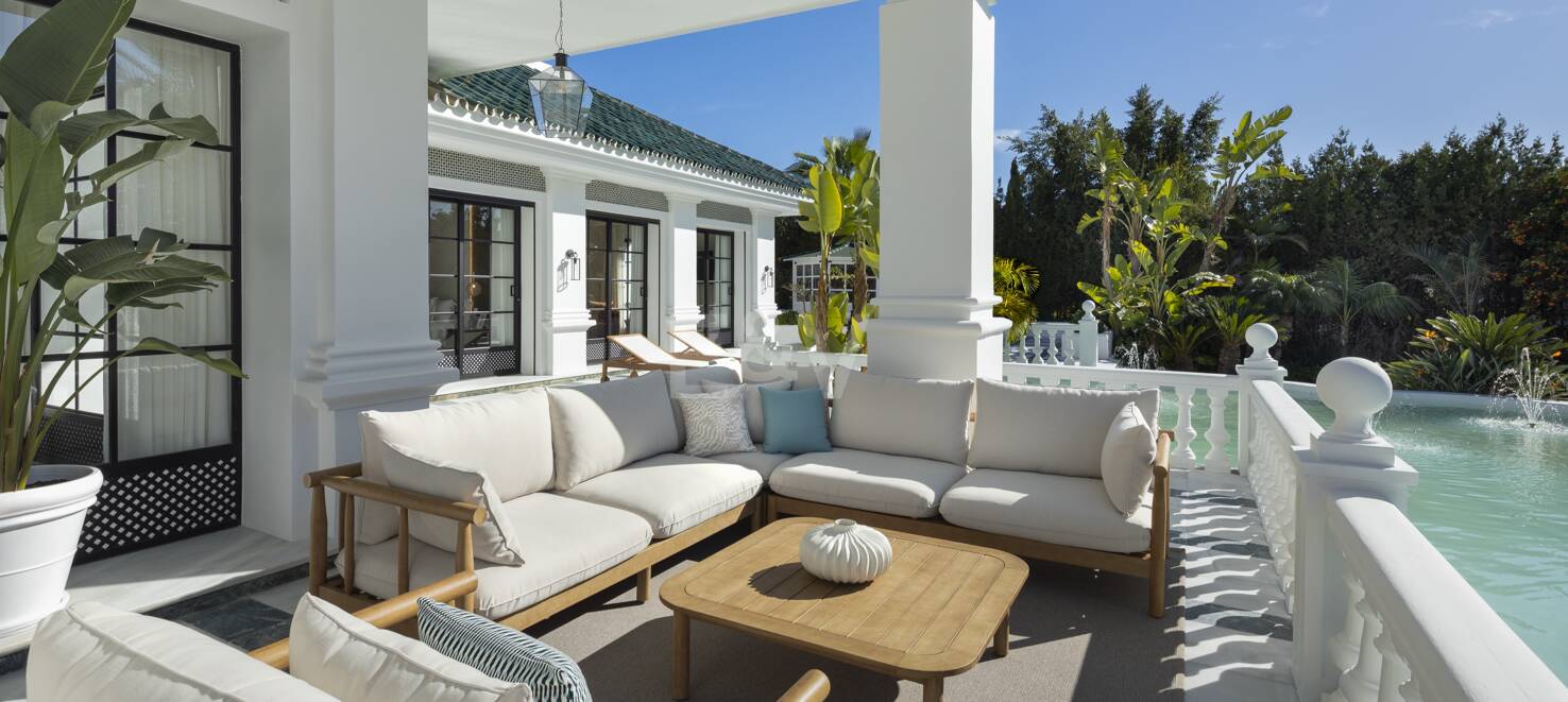 Luxury villa in Aloha Golf with timeless elegance