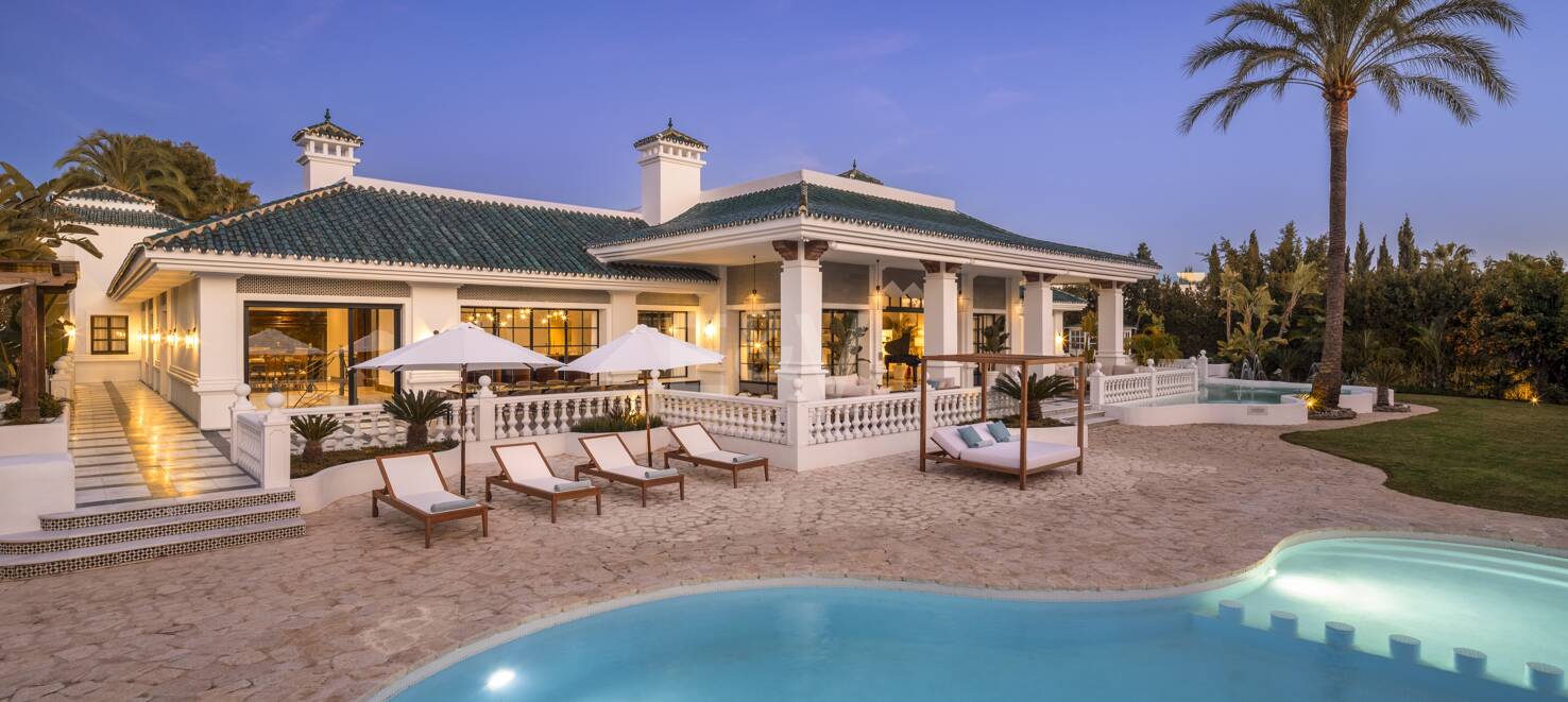 Luxury villa in Aloha Golf with timeless elegance