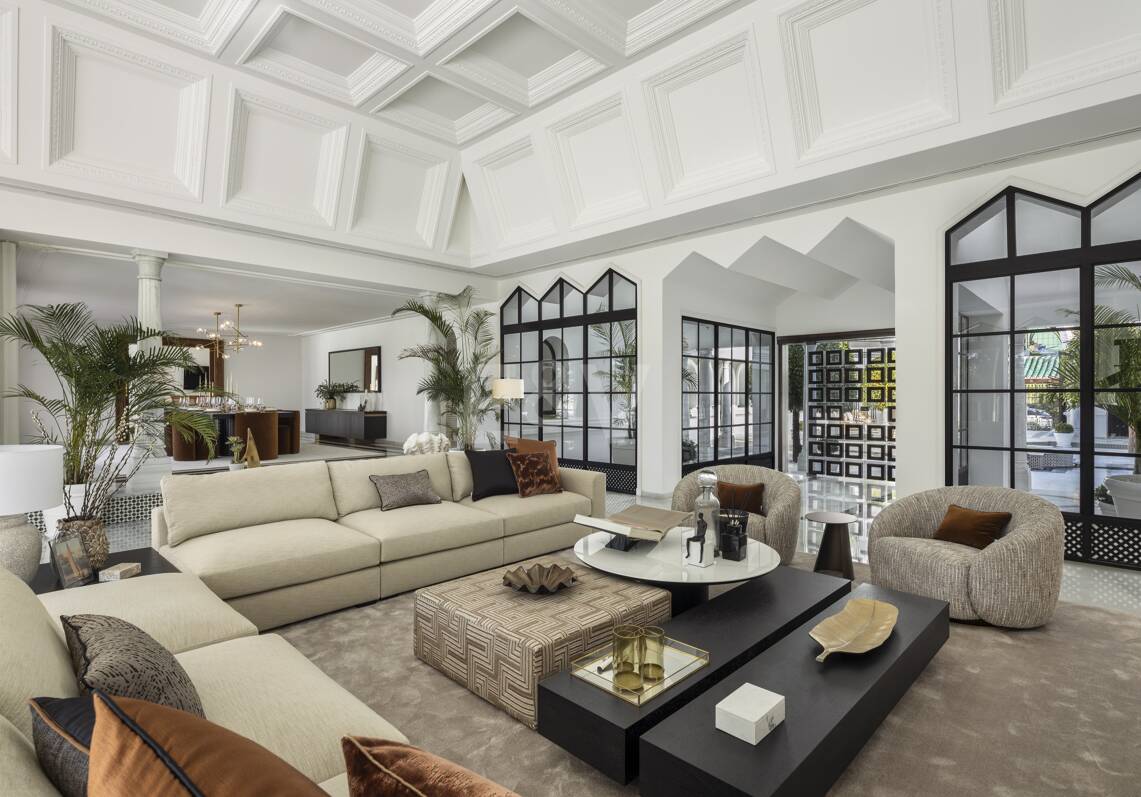 Lujosa villa en Aloha Golf con elegancia atemporal