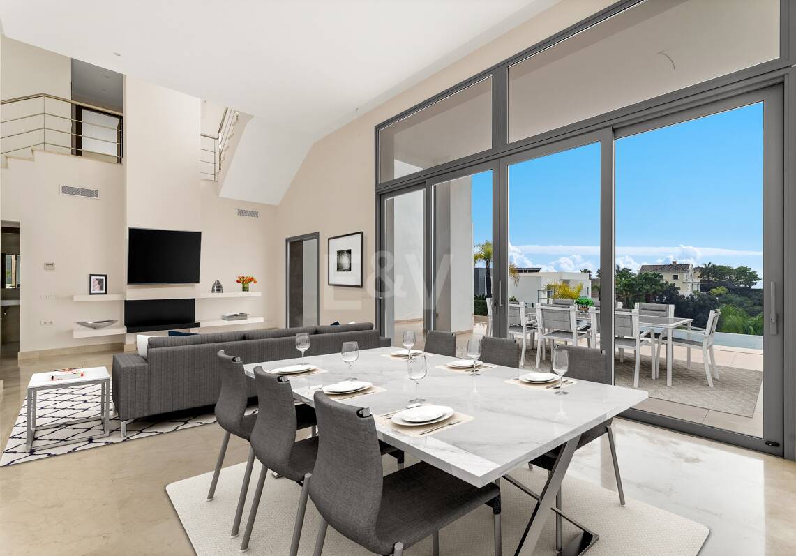 Modern Puerto del Capitán Villa with Sea View in Gated Community