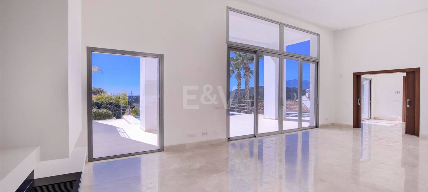 Villa moderne de Puerto del Capitán avec vue sur la mer dans la communauté fermée