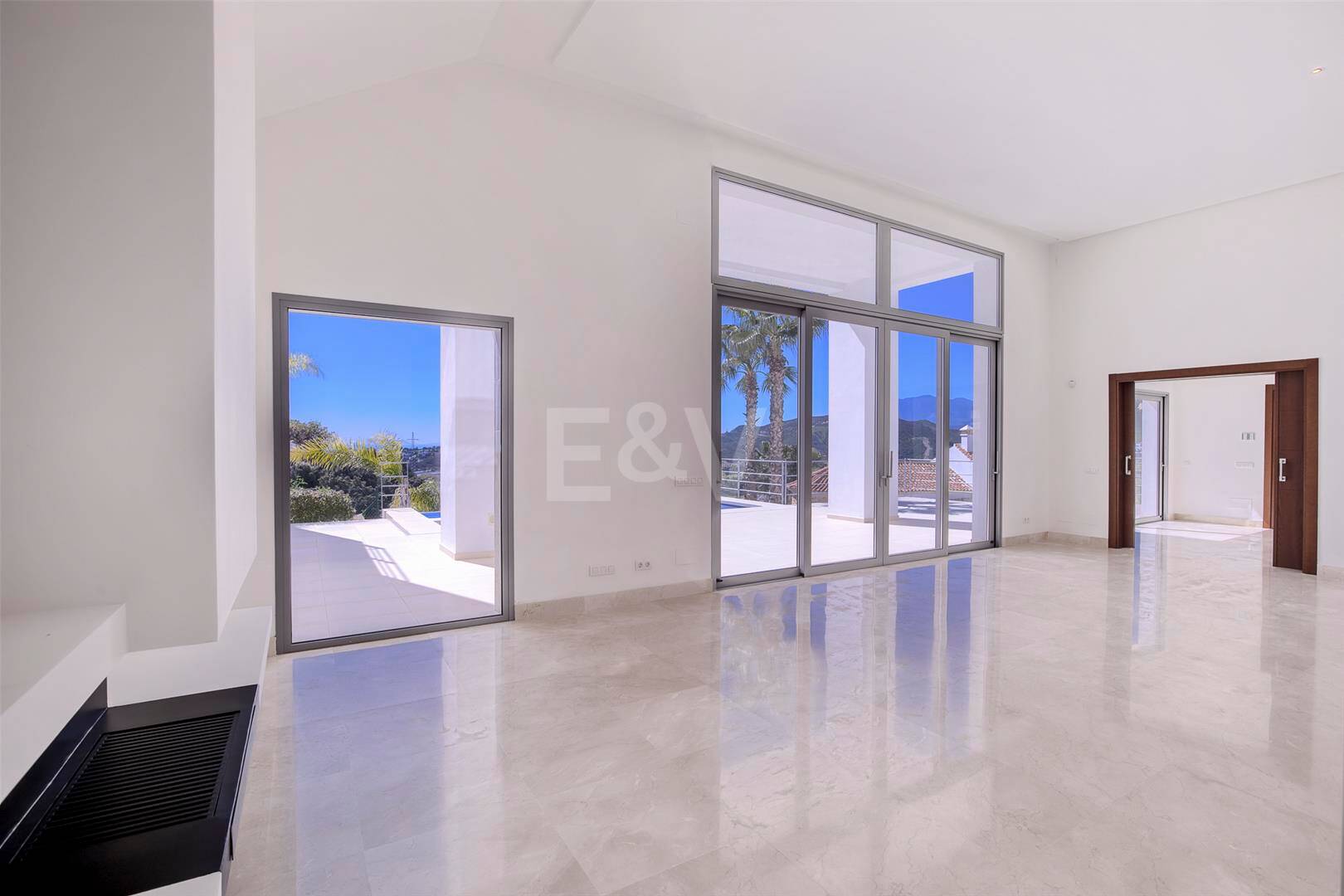 Modern Puerto del Capitán Villa with Sea View in Gated Community