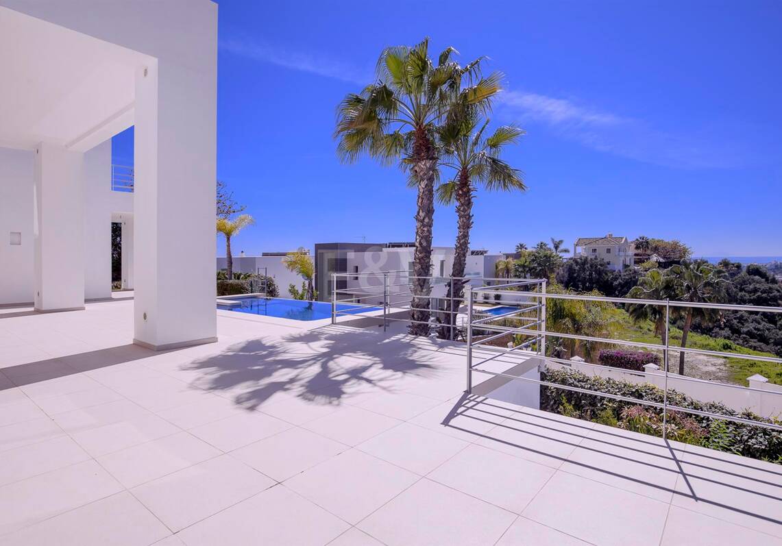 Modern Puerto del Capitán Villa with Sea View in Gated Community