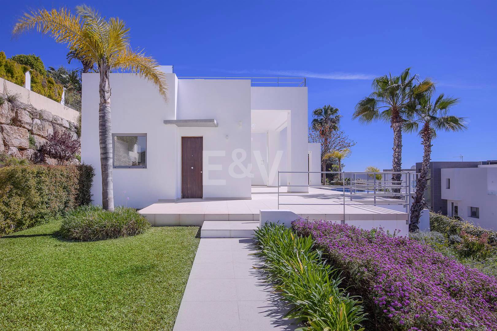 Modern Puerto del Capitán Villa with Sea View in Gated Community