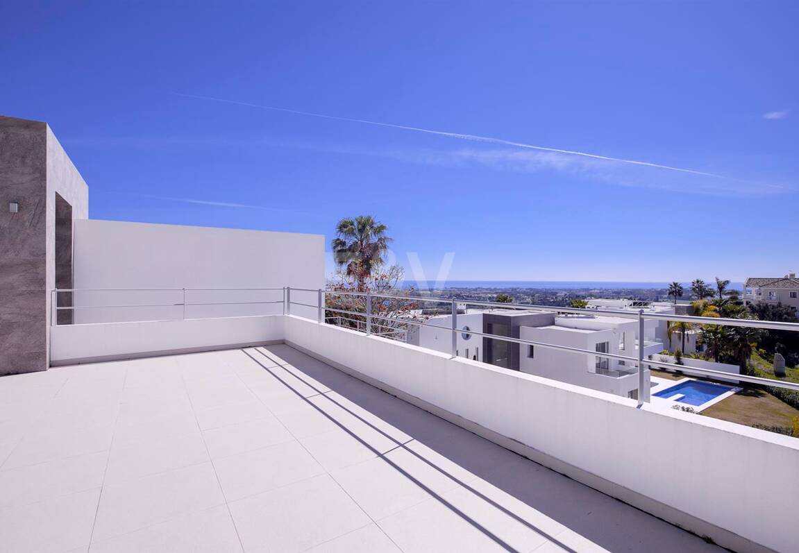 Modern Puerto del Capitán Villa with Sea View in Gated Community