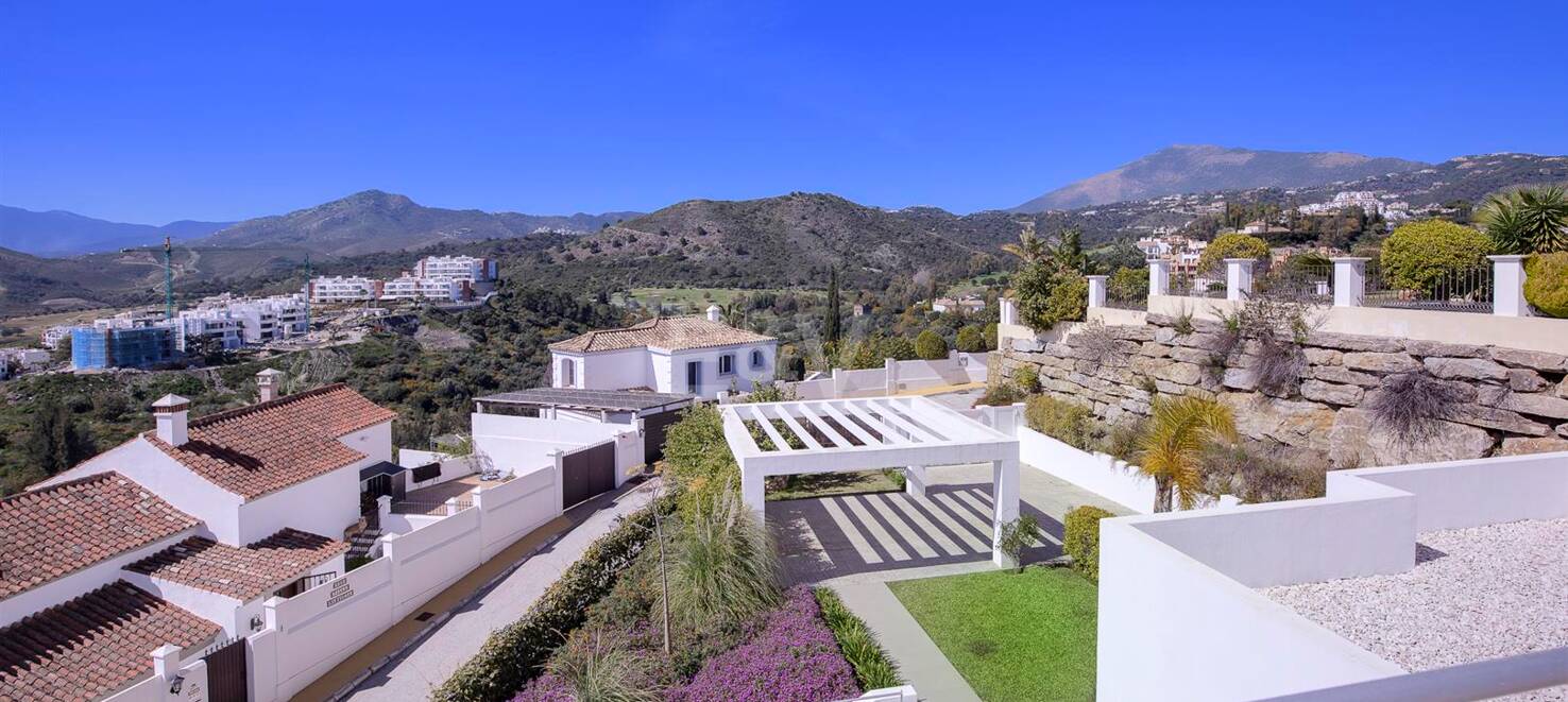 Villa moderne de Puerto del Capitán avec vue sur la mer dans la communauté fermée