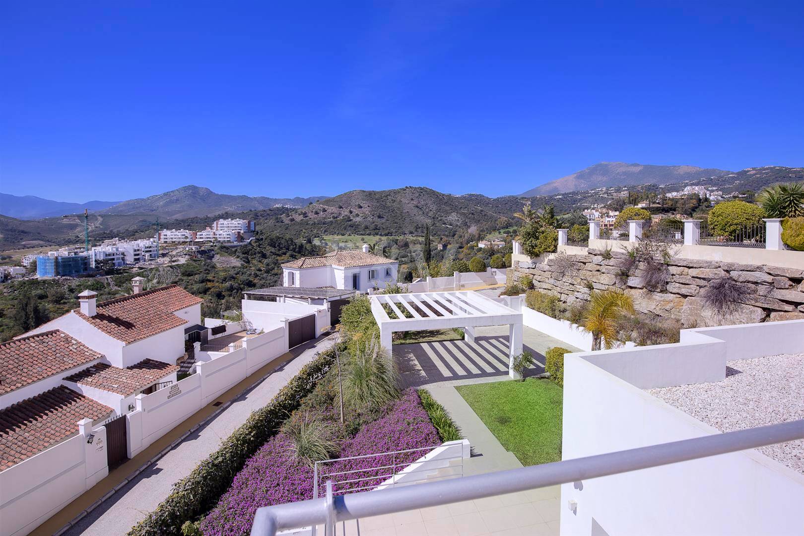 Modern Puerto del Capitán Villa with Sea View in Gated Community