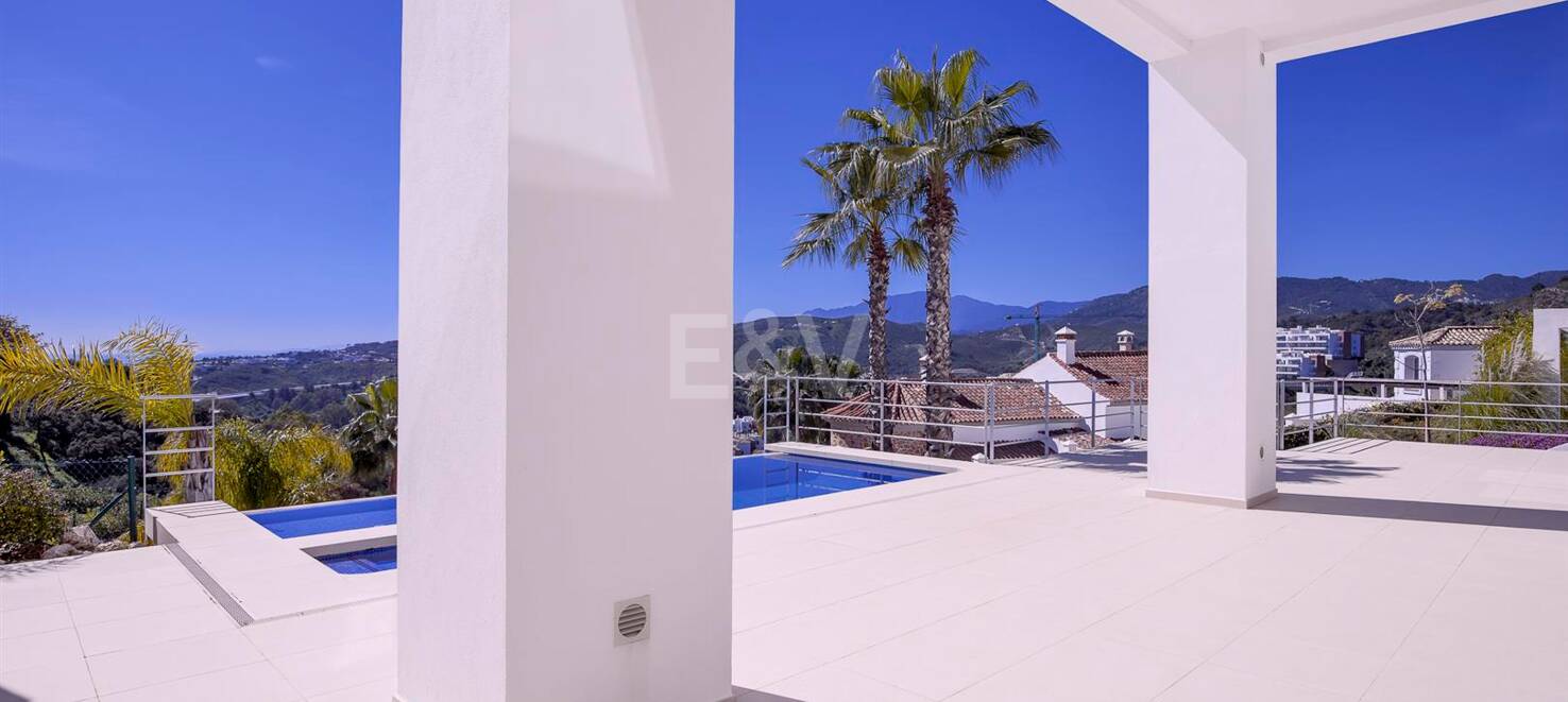 Villa moderne de Puerto del Capitán avec vue sur la mer dans la communauté fermée