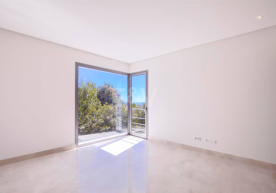 Modern Puerto del Capitán Villa with Sea View in Gated Community