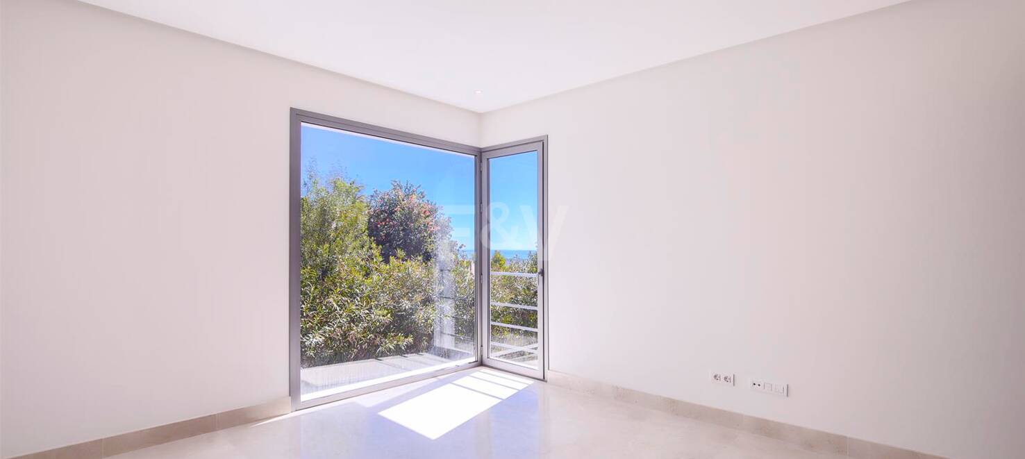 Villa moderne de Puerto del Capitán avec vue sur la mer dans la communauté fermée