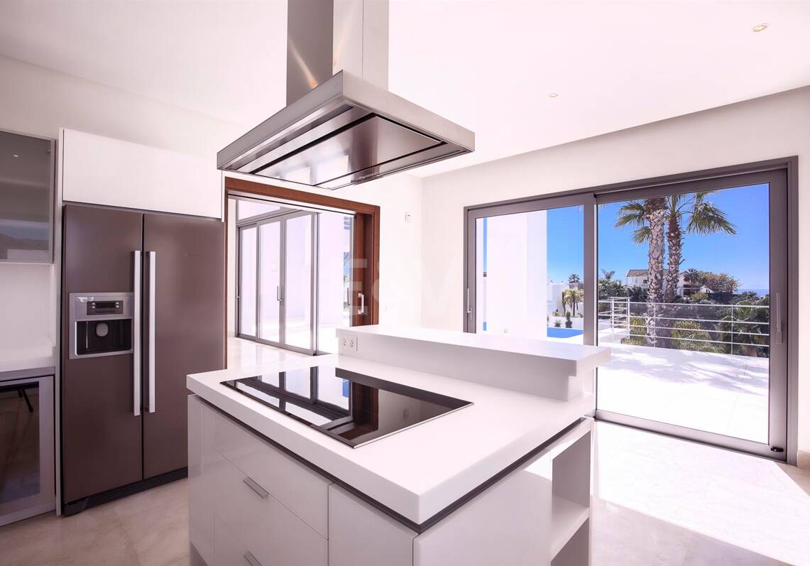 Modern Puerto del Capitán Villa with Sea View in Gated Community