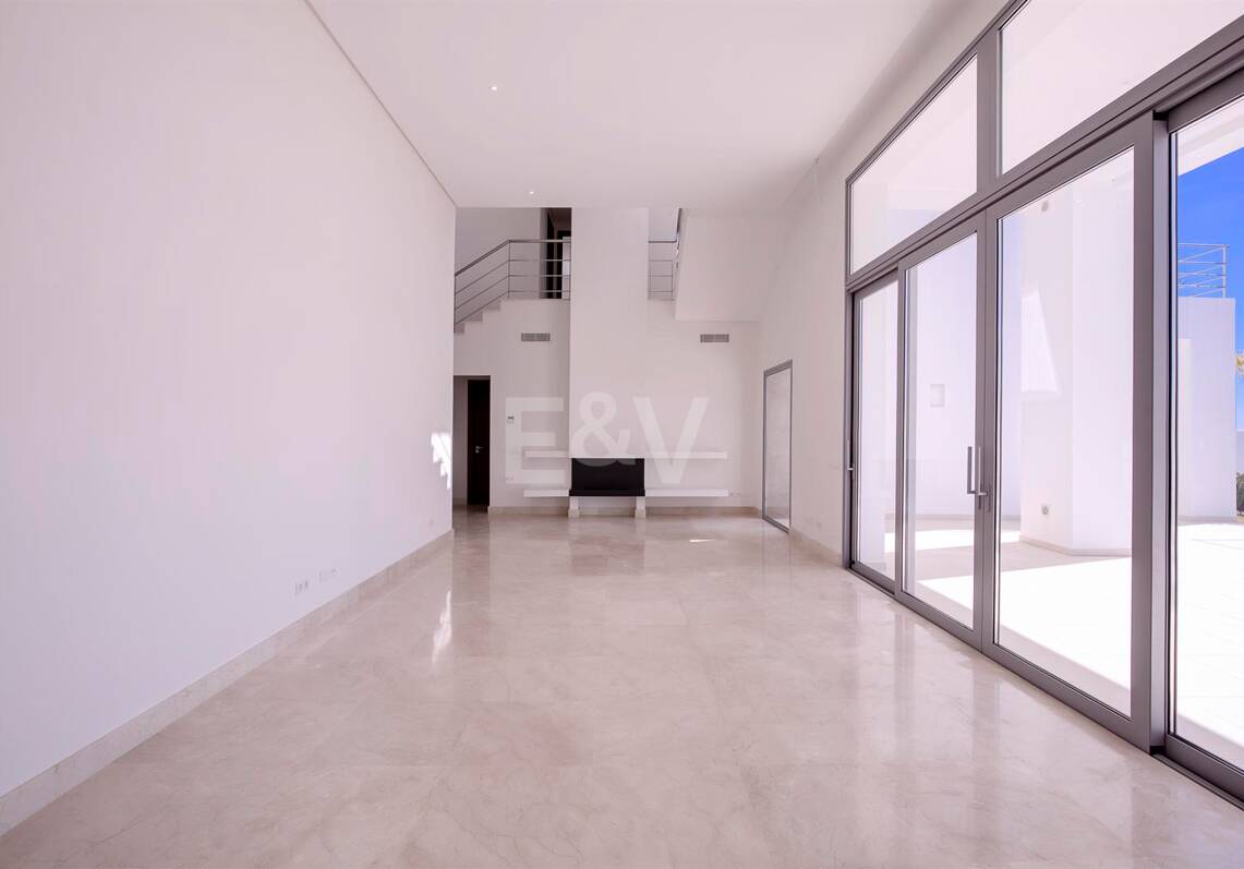 Modern Puerto del Capitán Villa with Sea View in Gated Community