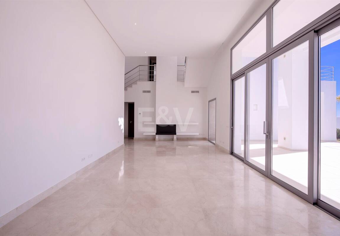 Modern Puerto del Capitán Villa with Sea View in Gated Community