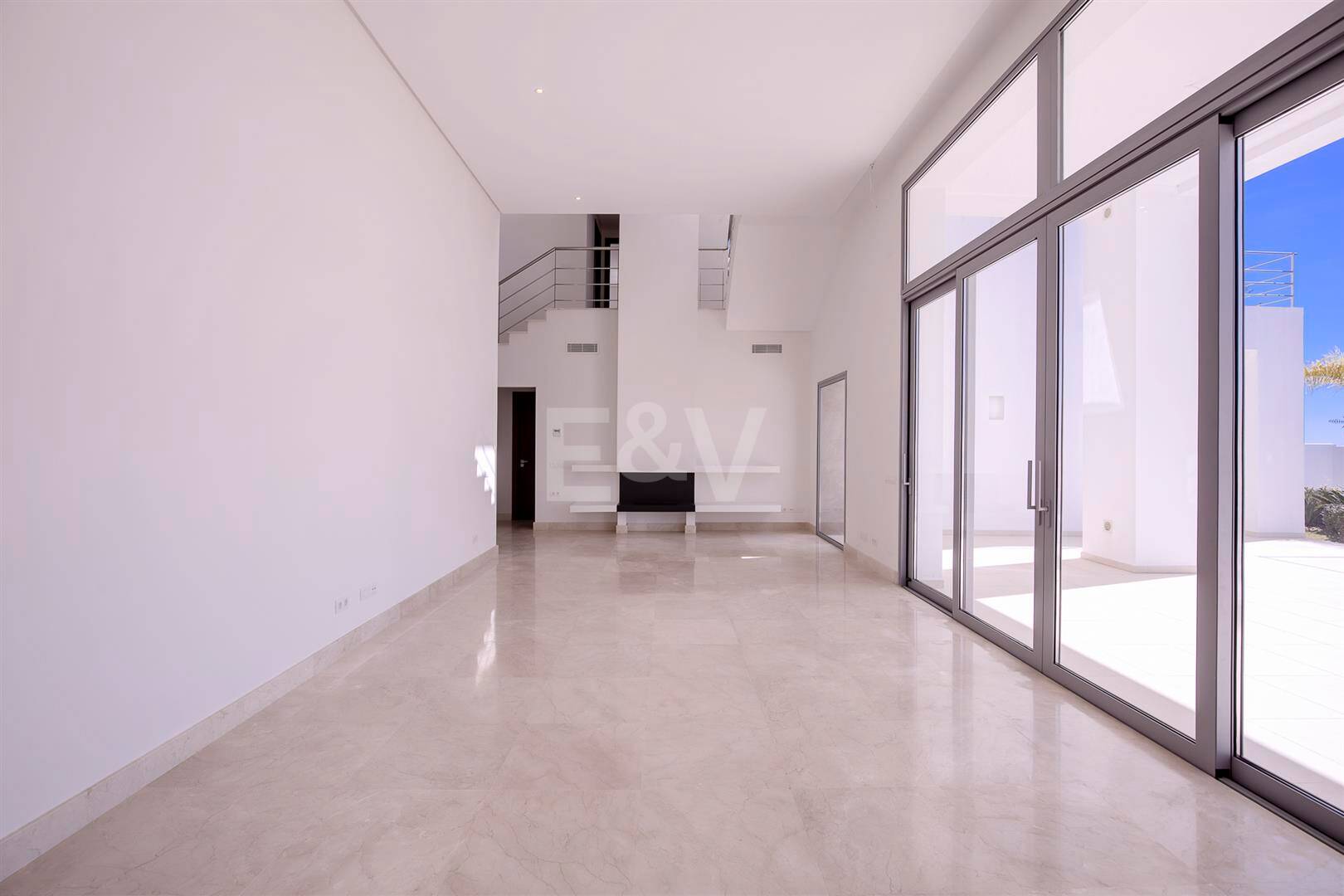 Villa moderne de Puerto del Capitán avec vue sur la mer dans la communauté fermée