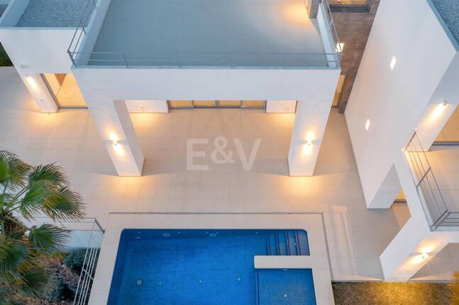 Modern Puerto del Capitán Villa with Sea View in Gated Community