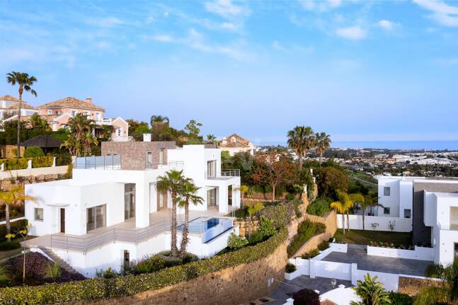 Modern Puerto del Capitán Villa with Sea View in Gated Community