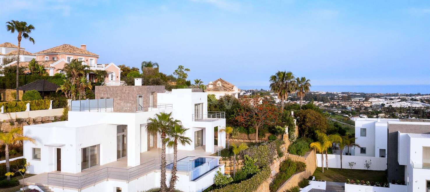 Villa moderne de Puerto del Capitán avec vue sur la mer dans la communauté fermée
