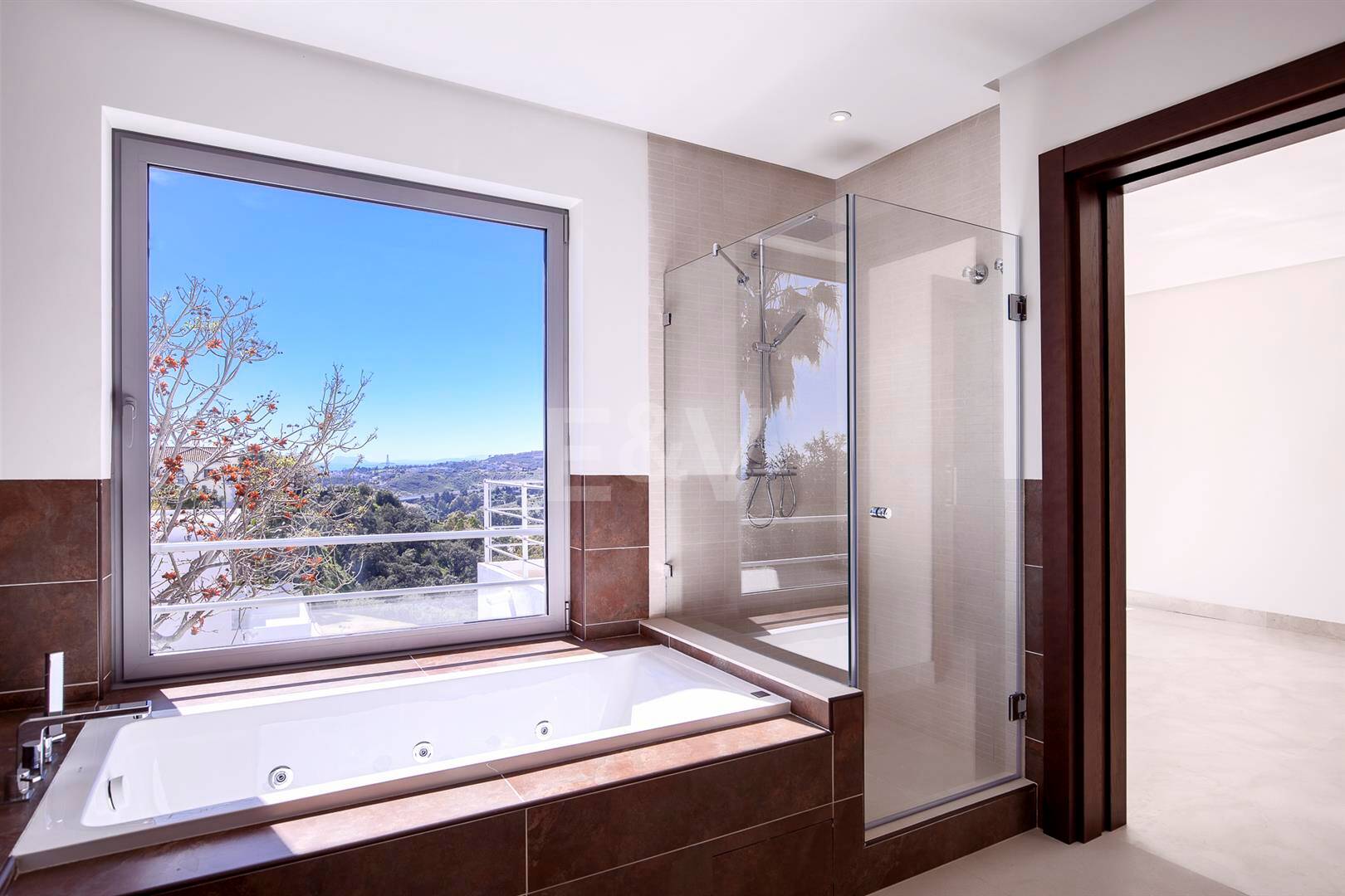 Modern Puerto del Capitán Villa with Sea View in Gated Community