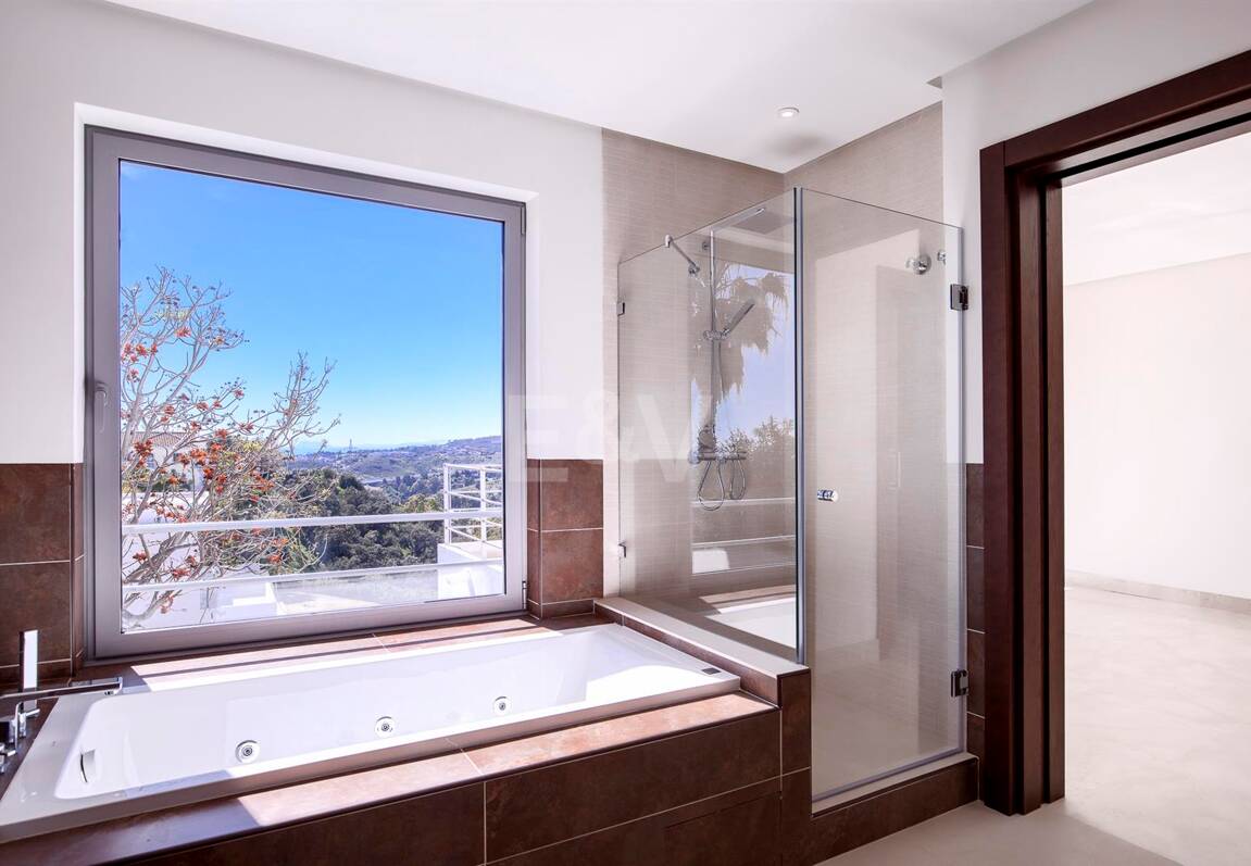 Modern Puerto del Capitán Villa with Sea View in Gated Community