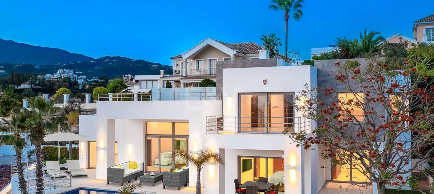 Villa moderne de Puerto del Capitán avec vue sur la mer dans la communauté fermée