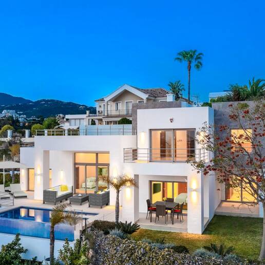 Villa moderne de Puerto del Capitán avec vue sur la mer dans la communauté fermée