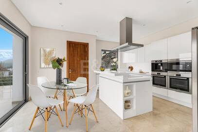 Modern Puerto del Capitán Villa with Sea View in Gated Community