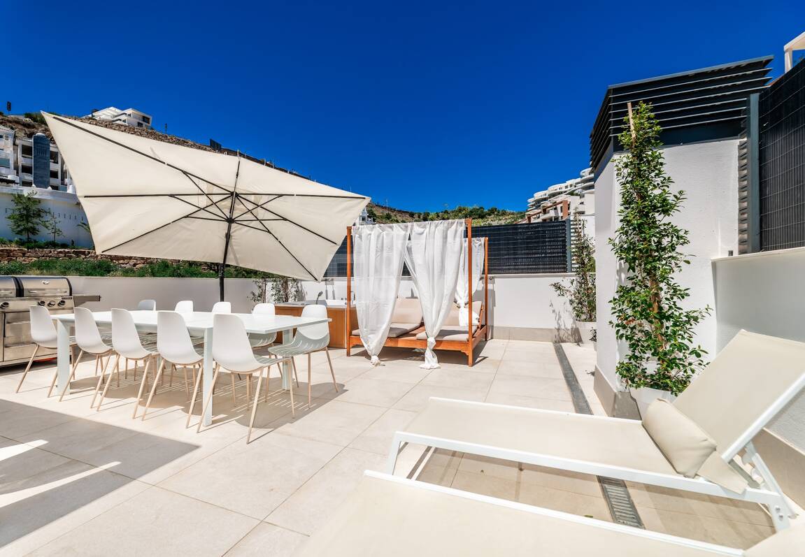 Fantastisk modern takvåning i La Quinta med exceptionell utomhusutrymme