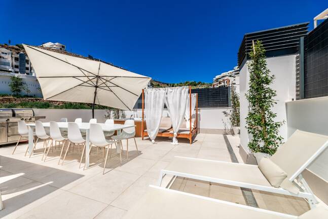 Fantastisk modern takvåning i La Quinta med exceptionell utomhusutrymme