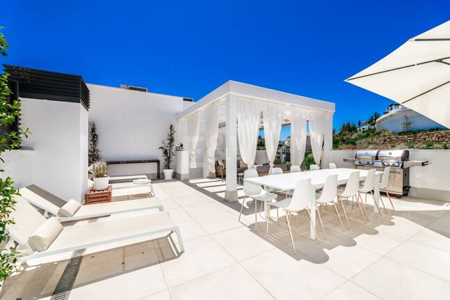 Fantastisk modern takvåning i La Quinta med exceptionell utomhusutrymme