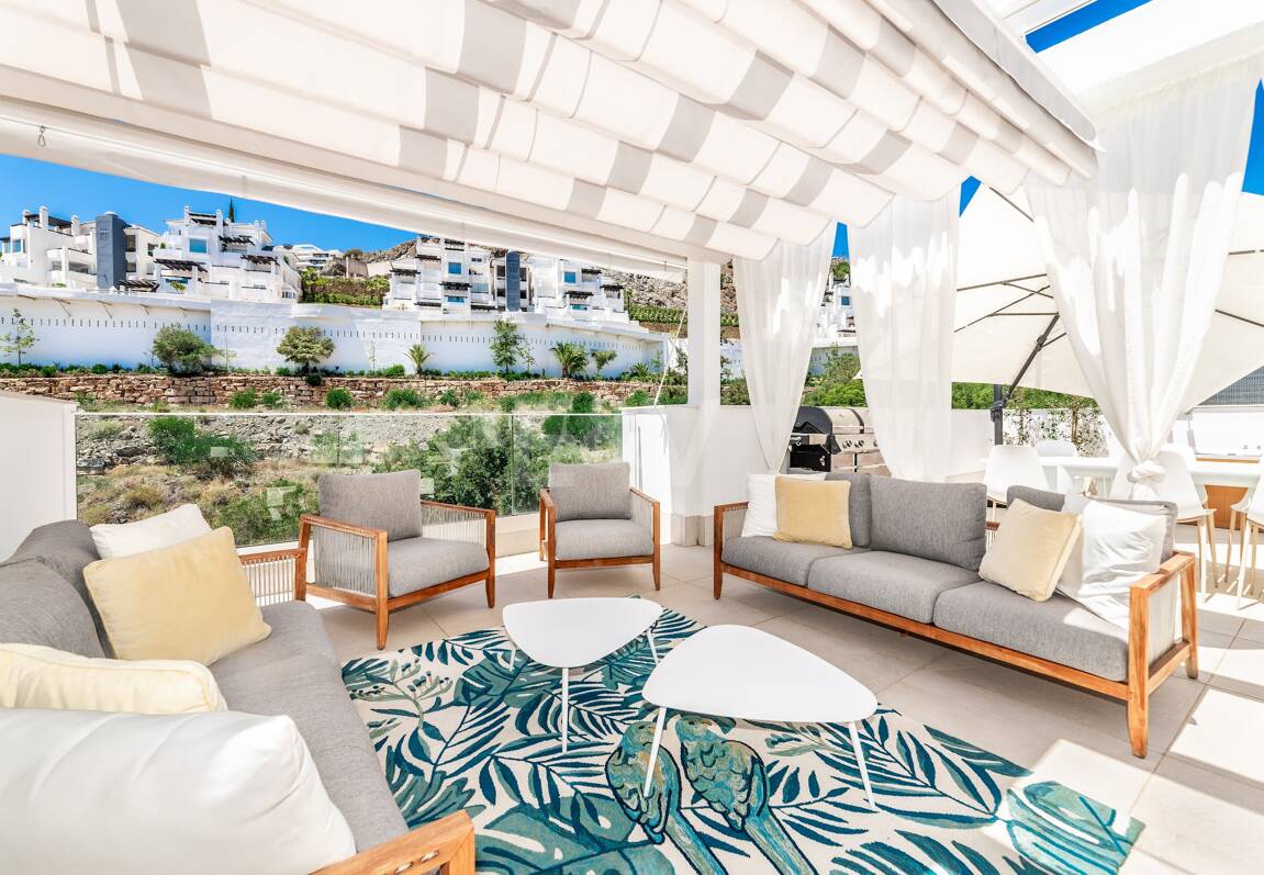 Fantastisk modern takvåning i La Quinta med exceptionell utomhusutrymme