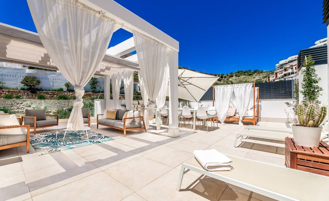 Stunning Contemporary Penthouse in La Quinta with Exceptional Outdoor Space