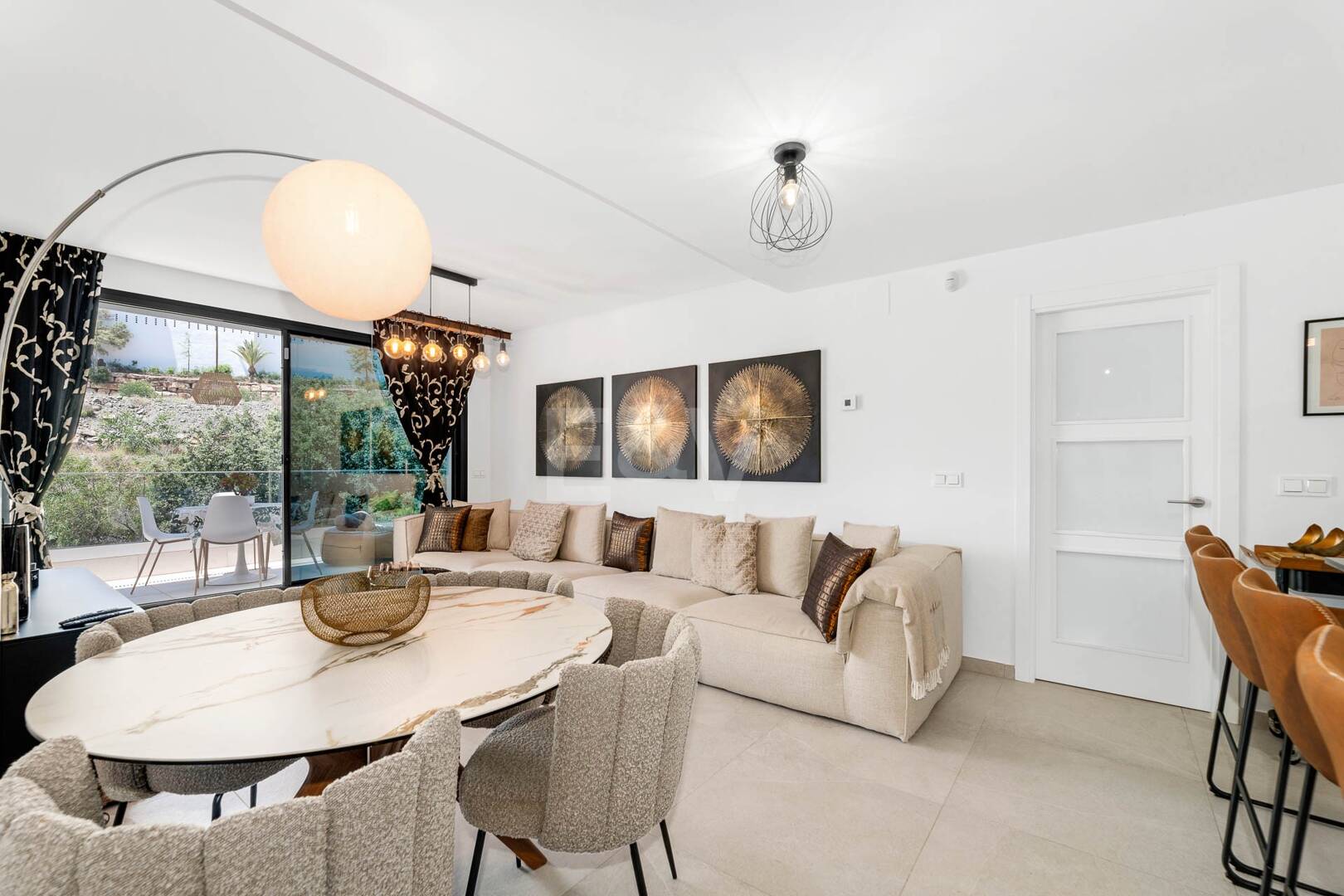 Impresionante ático contemporáneo en La Quinta con un espacio exterior excepcional