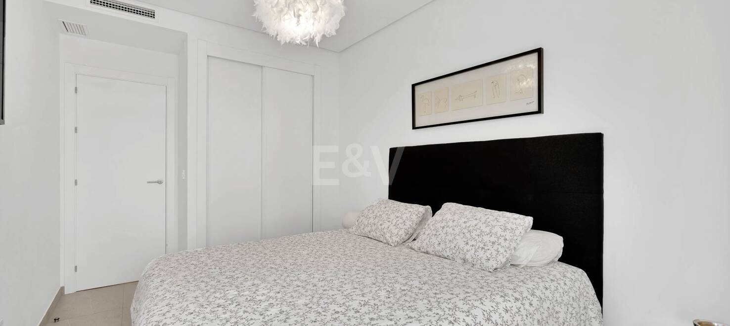 Fantastisk modern takvåning i La Quinta med exceptionell utomhusutrymme