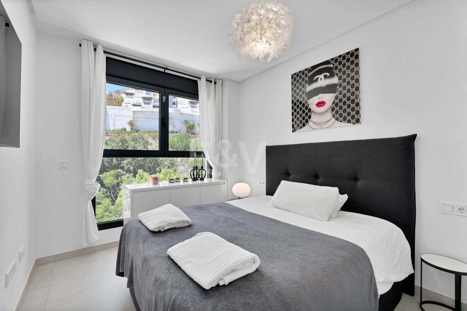 Impresionante ático contemporáneo en La Quinta con un espacio exterior excepcional