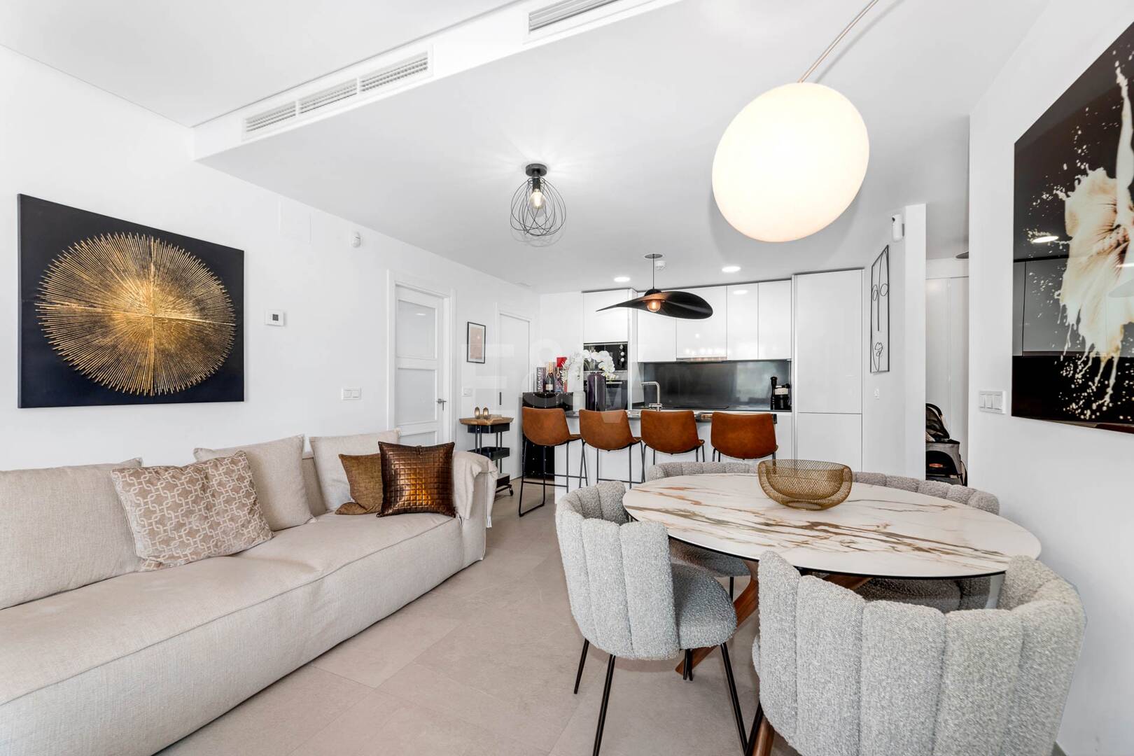 Impresionante ático contemporáneo en La Quinta con un espacio exterior excepcional