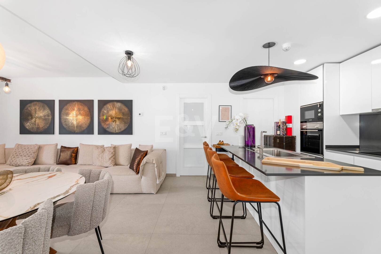 Impresionante ático contemporáneo en La Quinta con un espacio exterior excepcional