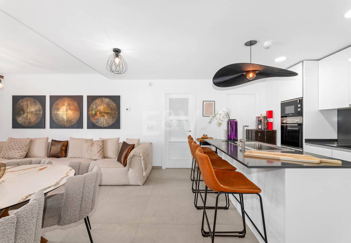 Fantastisk modern takvåning i La Quinta med exceptionell utomhusutrymme