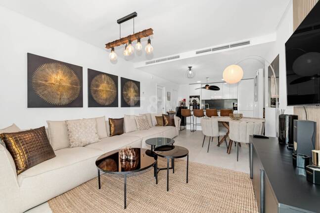 Fantastisk modern takvåning i La Quinta med exceptionell utomhusutrymme