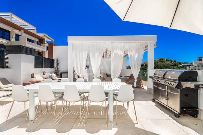 Fantastisk modern takvåning i La Quinta med exceptionell utomhusutrymme