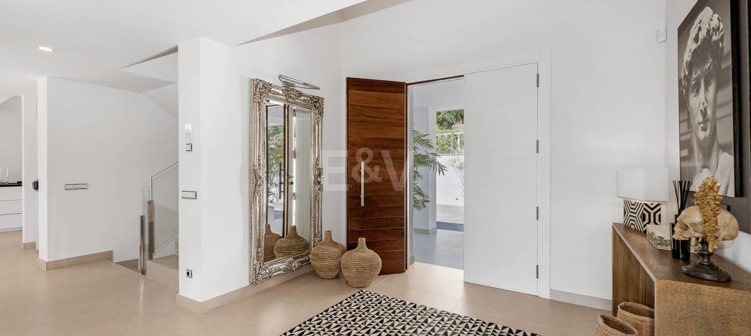 Contemporary Villa in El Rosario with Top Luxury Amenities