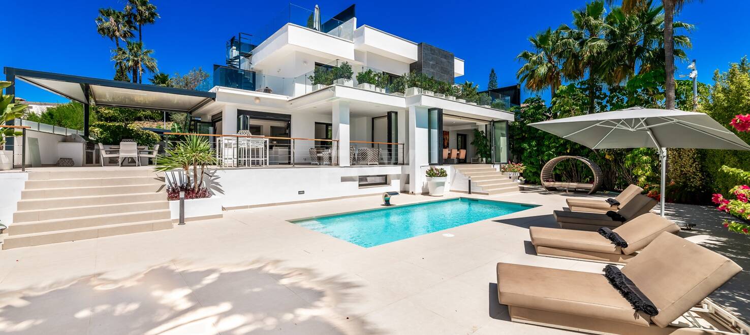 Contemporary Villa in El Rosario with Top Luxury Amenities