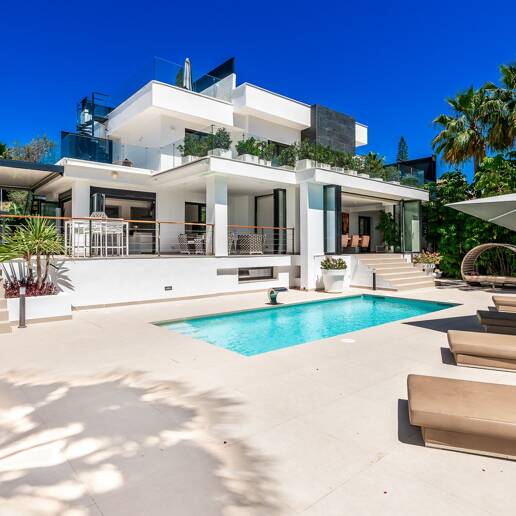 Contemporary Villa in El Rosario with Top Luxury Amenities