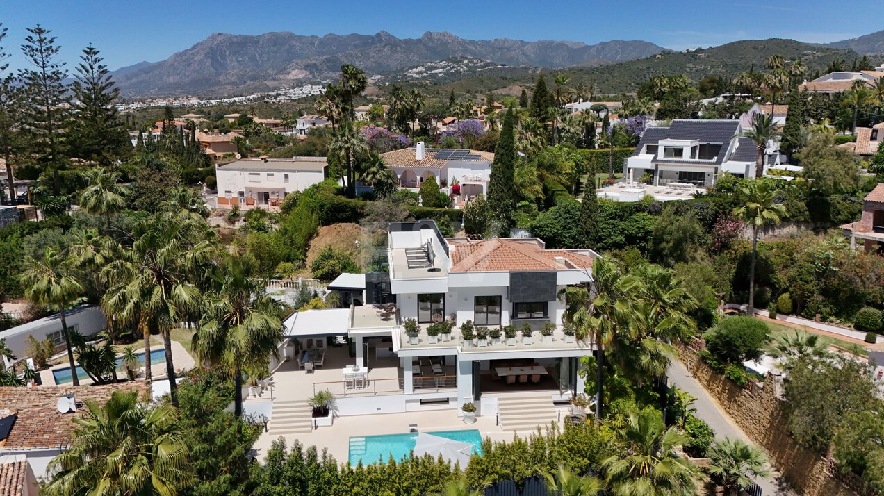 Zeitgenössische Villa in El Rosario mit luxuriösen Annehmlichkeiten