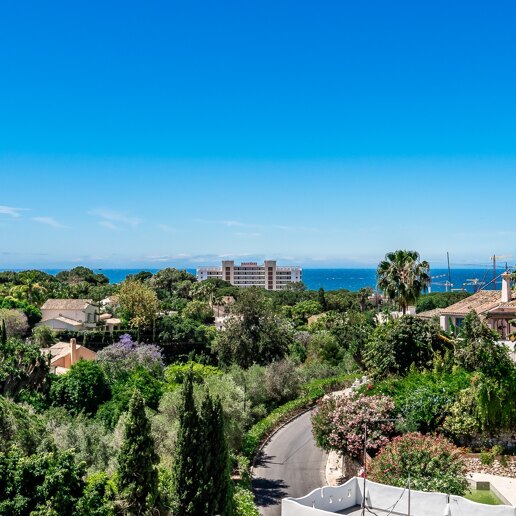 Samtida Villa i El Rosario med topp lyx bekvämligheter