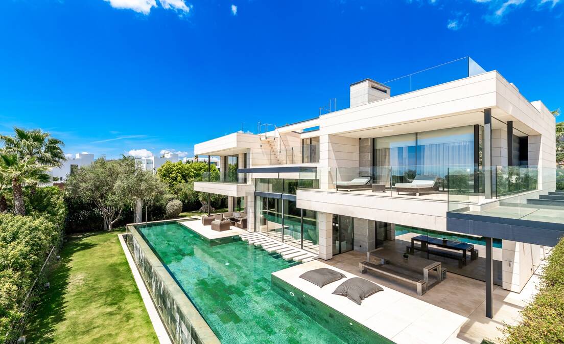 Exquisite Modern Villa with a separate guest house in Marbella’s Prestigious Golden Mile