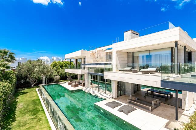 Top Villa Contemporaine de Luxe avec vue imprenable à Lomas del Virrey