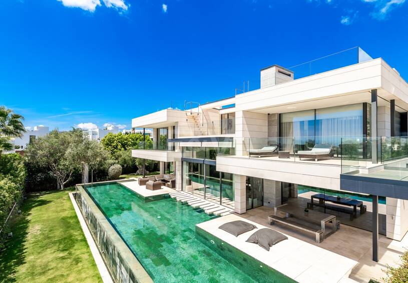 Top Villa Contemporaine de Luxe avec vue imprenable à Lomas del Virrey