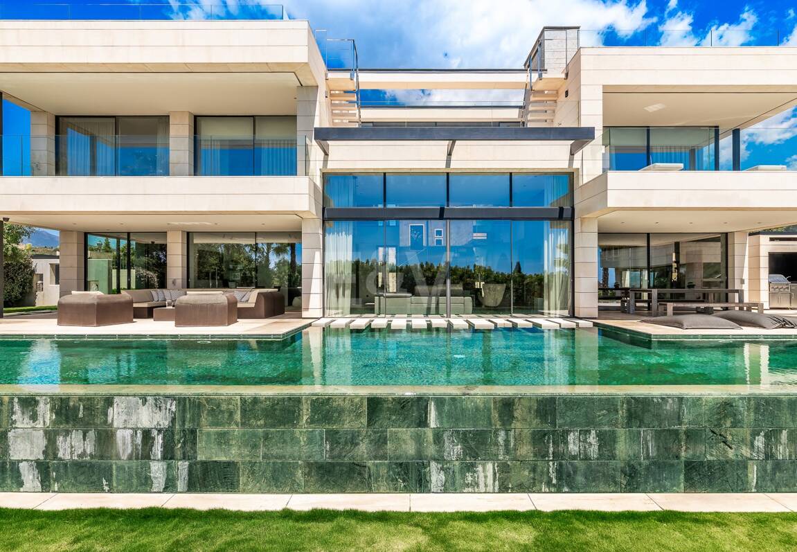 Top Villa Contemporaine de Luxe avec vue imprenable à Lomas del Virrey